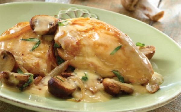 AILES DE POULET À LA SAUCE CHAMPIGNONS